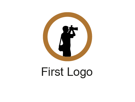 photographer in circle logo