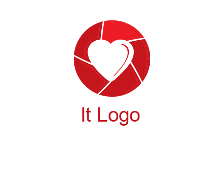 Heart inside camera lens icon