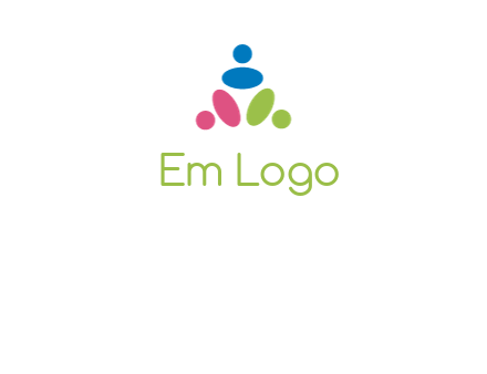 people icon rotating forming triangle